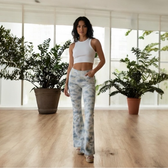 Zara Pants - NWT Zara Tie-Dye Flare Leggings Women’s Size Medium Long Tights 95% Cotton